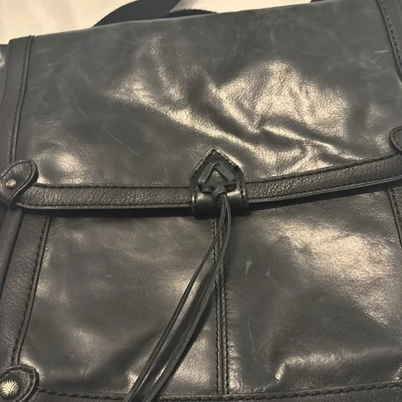 The Sak Black Ventura Convertible distressed leather backpack crossbody NWOT - Picture 16 of 16